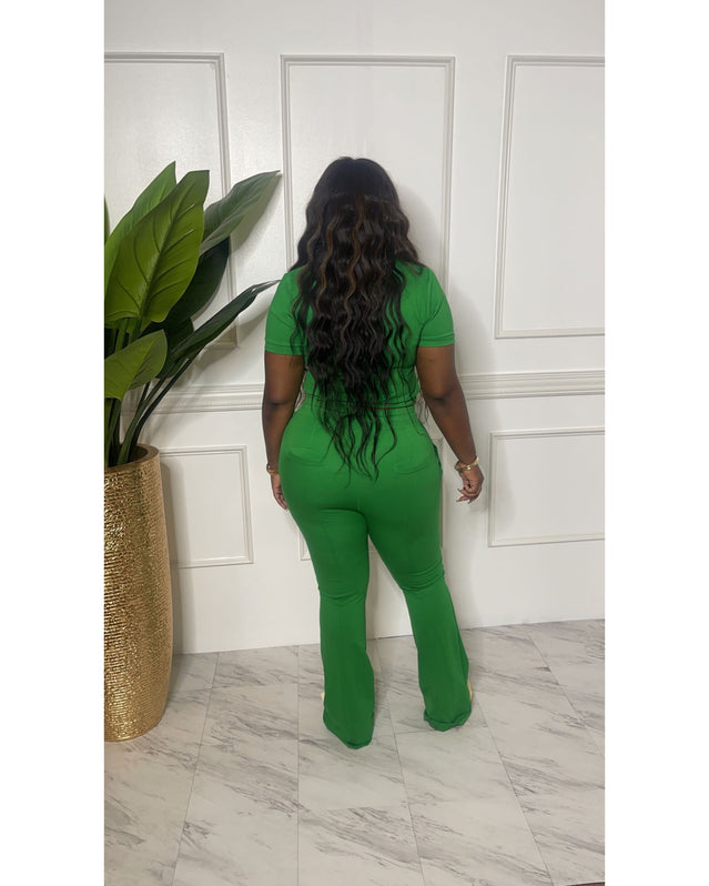 Green mid-sleeve pant set with matching jacket