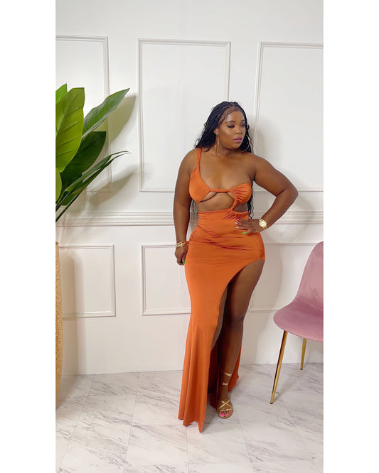 Auburn Maxi dress with high split