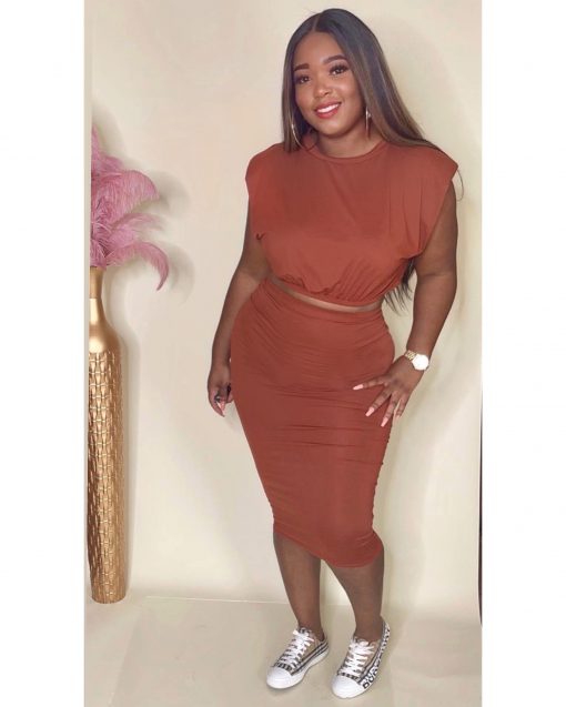 Pretty girl crop top and high waist midi skirt set